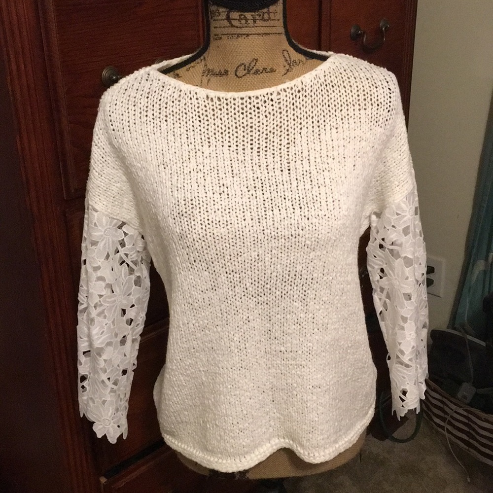 Chico’s White Sweater Size 0- Size Small